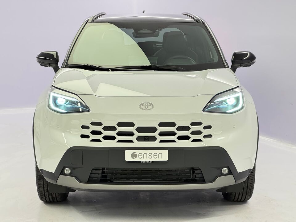 Yaris Cross 1.5 VVT-i HSD Premium AWD-i