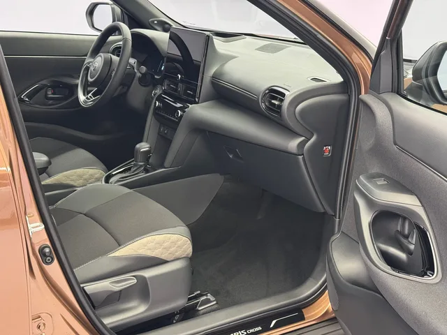 TOYOTA Yaris Cross 1.5 VVT-i HSD Premium AWD-i
