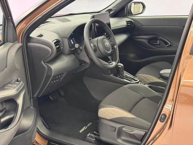 TOYOTA Yaris Cross 1.5 VVT-i HSD Premium AWD-i