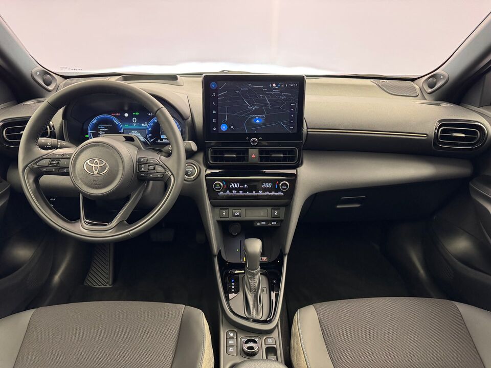 Yaris Cross 1.5 VVT-i HSD Premium AWD-i