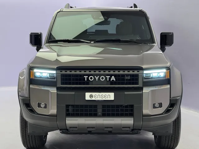 TOYOTA Land Cruiser 2.8 D 48V Invincible AWD