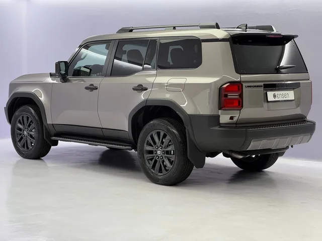 TOYOTA Land Cruiser 2.8 D 48V Invincible AWD