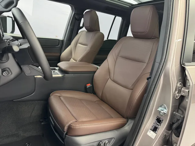TOYOTA Land Cruiser 2.8 D 48V Invincible AWD