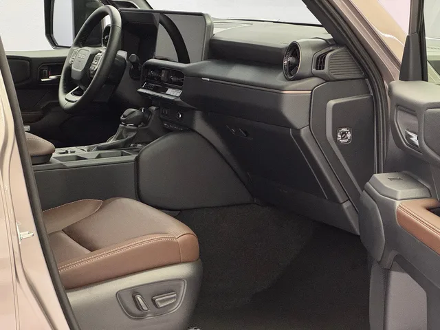 TOYOTA Land Cruiser 2.8 D 48V Invincible AWD