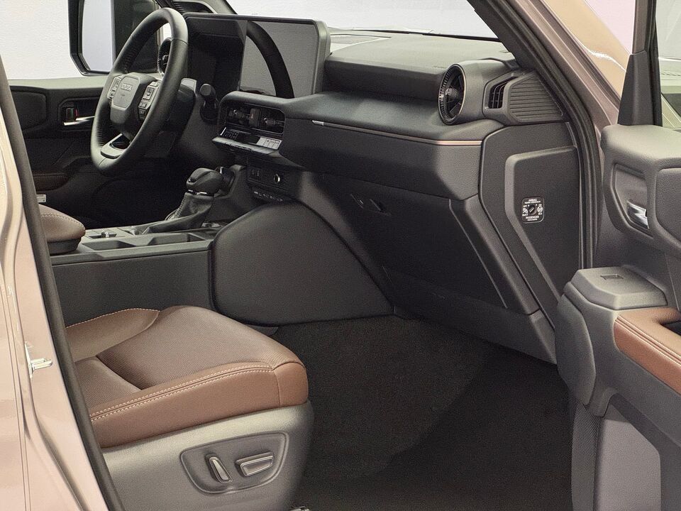 Land Cruiser 2.8 D 48V Invincible AWD