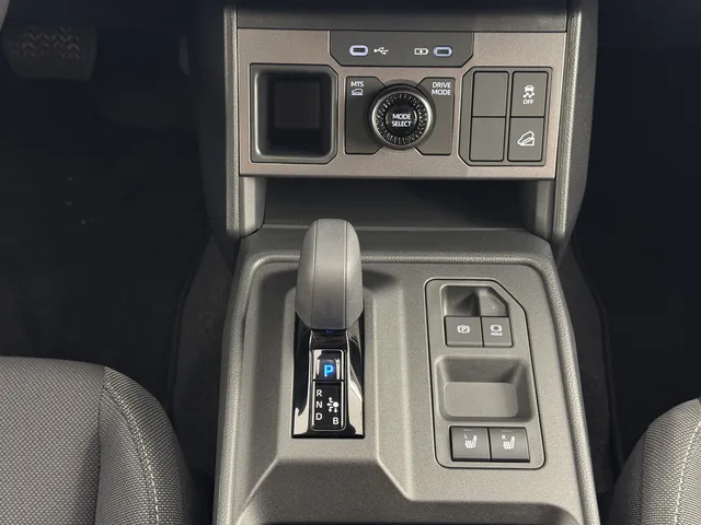 TOYOTA Hilux Double Cab.-Pick-up 59KWh Comfort AWD