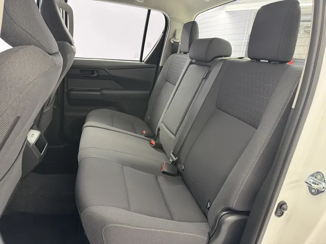 TOYOTA Hilux Double Cab.-Pick-up 59KWh Comfort AWD