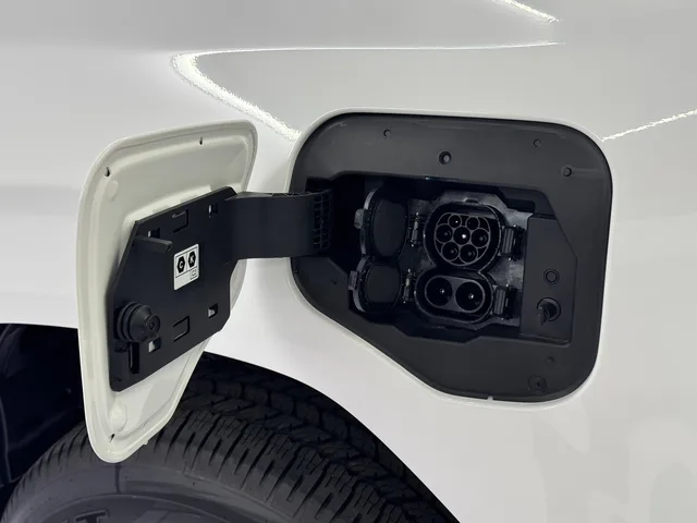 TOYOTA Hilux Double Cab.-Pick-up 59KWh Comfort AWD