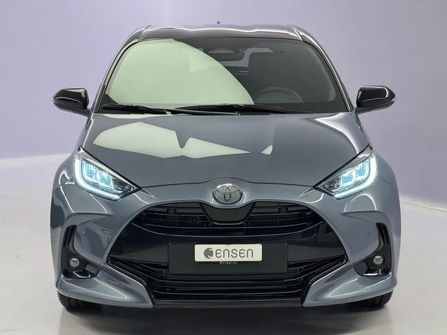 TOYOTA Yaris 1.5 VVT-i HSD Premium