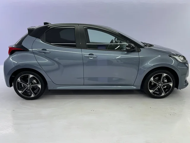 TOYOTA Yaris 1.5 VVT-i HSD Premium