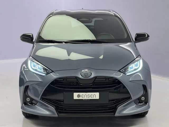 TOYOTA Yaris 1.5 VVT-i HSD Premium
