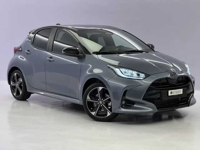 TOYOTA Yaris 1.5 VVT-i HSD Premium