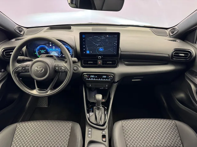 TOYOTA Yaris 1.5 VVT-i HSD Premium