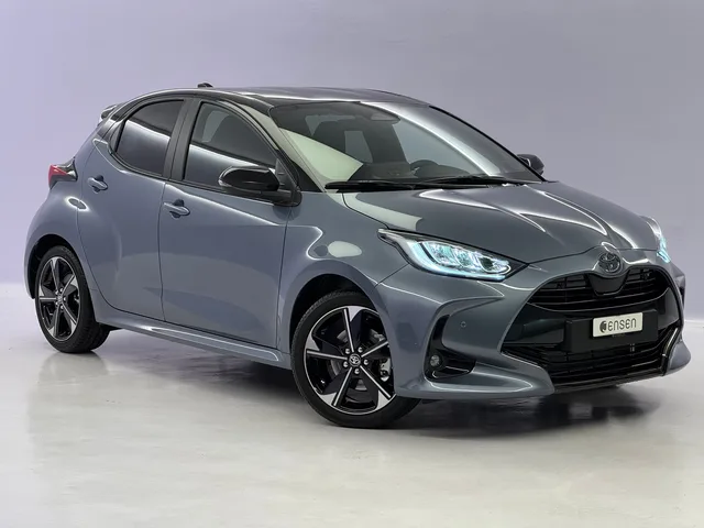 TOYOTA Yaris 1.5 VVT-i HSD Premium