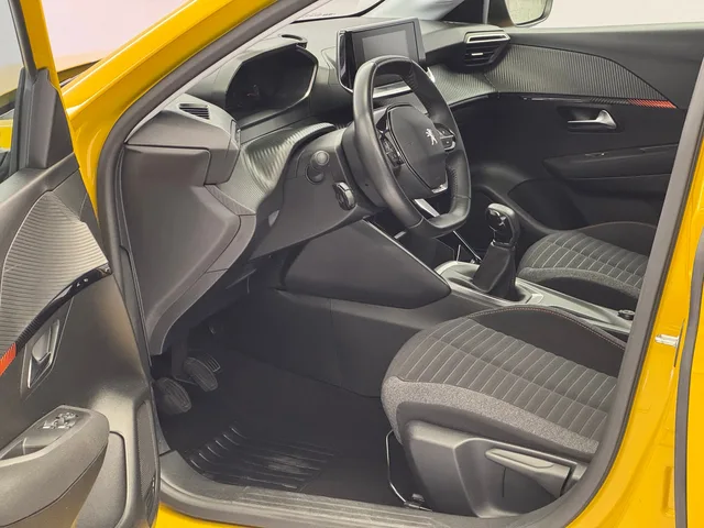 PEUGEOT 208 1.2 PureTech Active