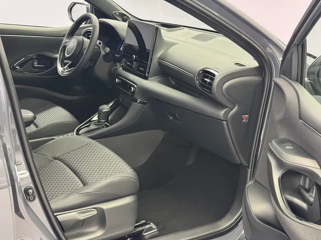 TOYOTA Yaris 1.5 VVT-i HSD Premium