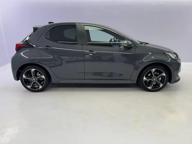 TOYOTA Yaris 1.5 VVT-i HSD Premium