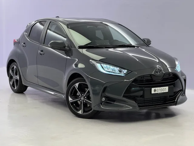 TOYOTA Yaris 1.5 VVT-i HSD Premium