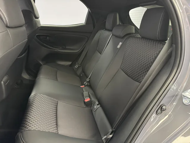 TOYOTA Yaris 1.5 VVT-i HSD Premium