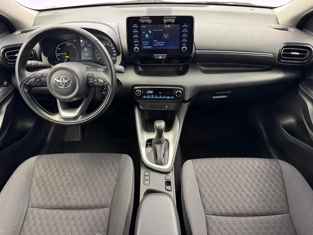 TOYOTA Yaris 1.5 VVT-i HSD Comfort