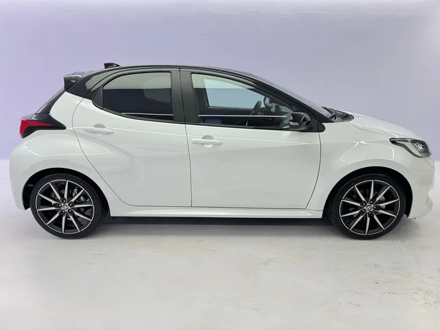 TOYOTA Yaris 1.5 VVT-i HSD GR Sport