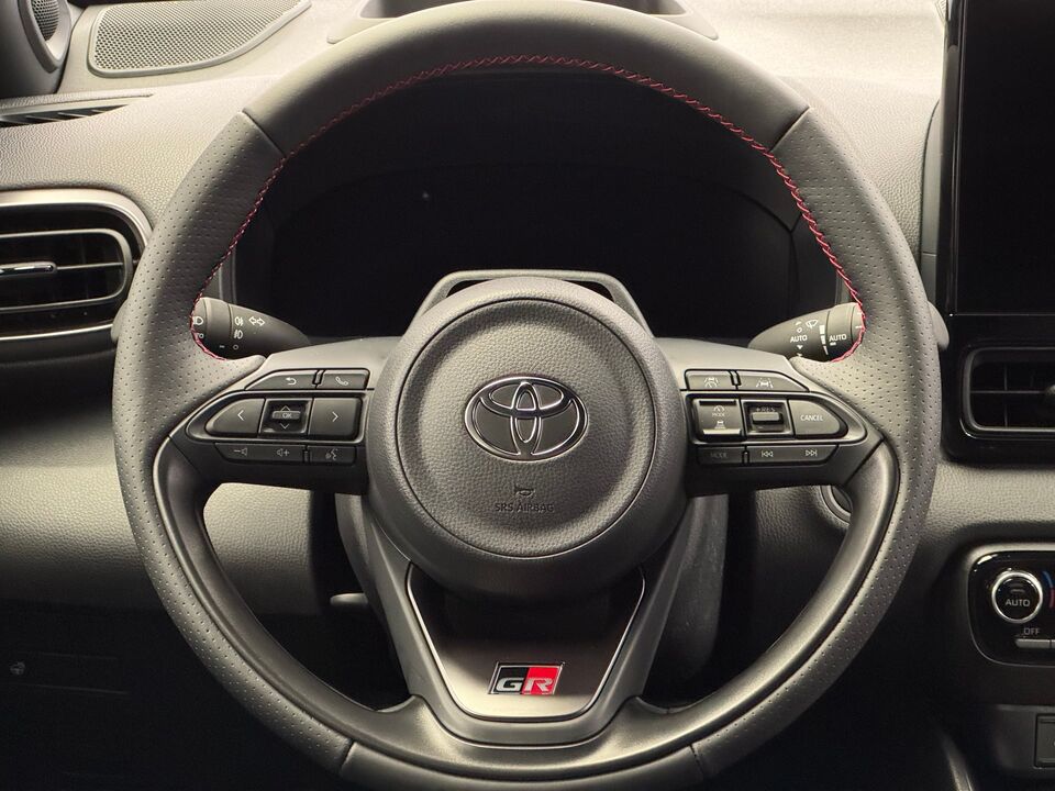 Yaris 1.5 VVT-i HSD GR Sport