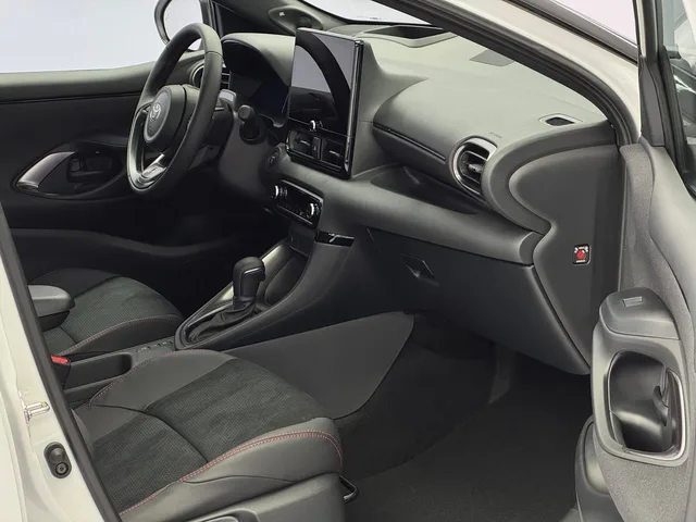 TOYOTA Yaris 1.5 VVT-i HSD GR Sport