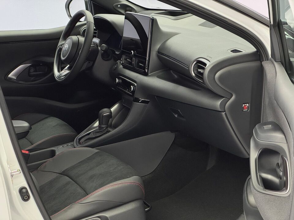Yaris 1.5 VVT-i HSD GR Sport