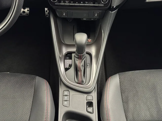 TOYOTA Yaris 1.5 VVT-i HSD GR Sport