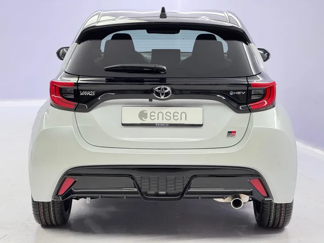 TOYOTA Yaris 1.5 VVT-i HSD GR Sport