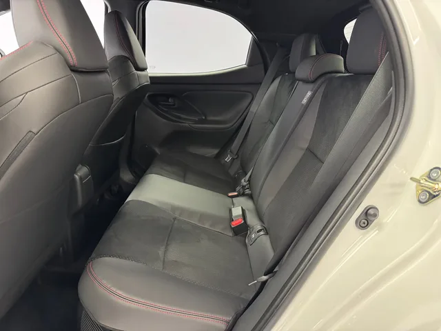 TOYOTA Yaris 1.5 VVT-i HSD GR Sport