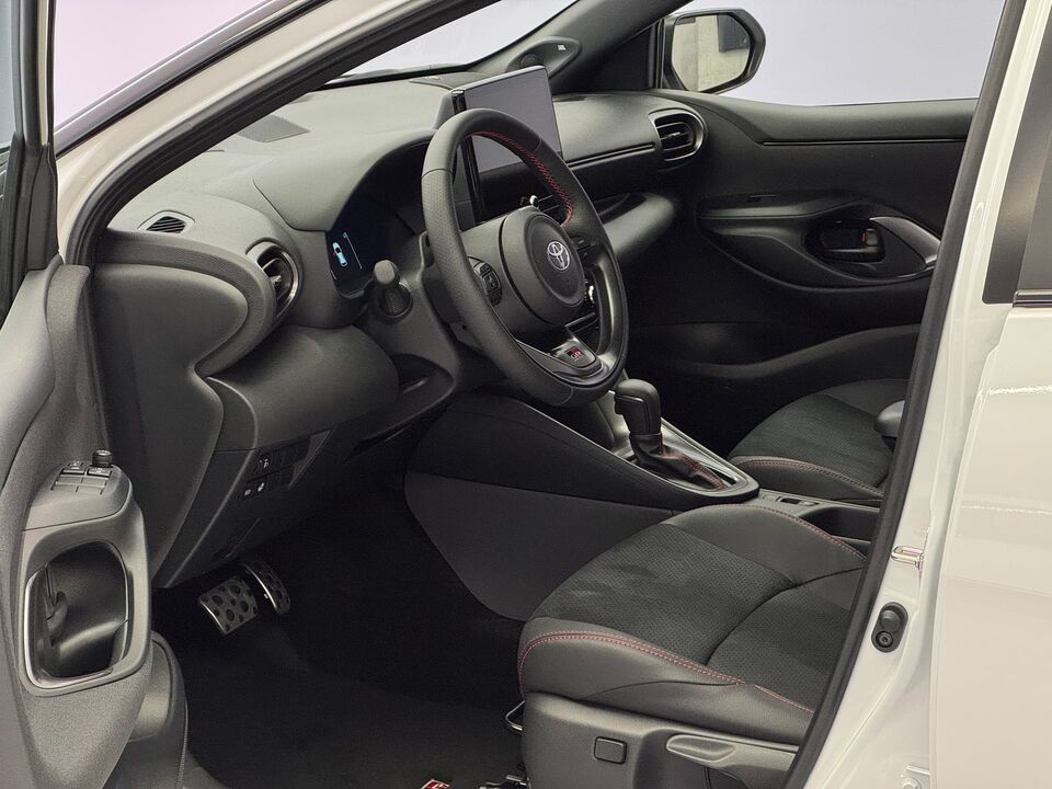 Yaris 1.5 VVT-i HSD GR Sport