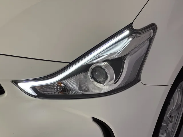 TOYOTA Prius+ Wagon 1.8 VVTi HSD Sol