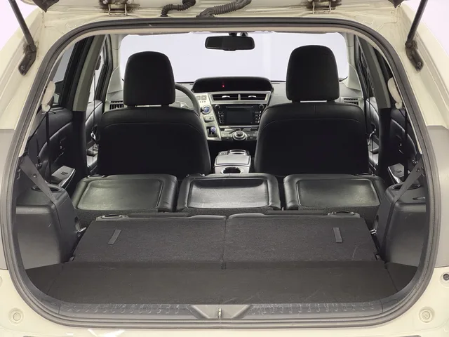 TOYOTA Prius+ Wagon 1.8 VVTi HSD Sol