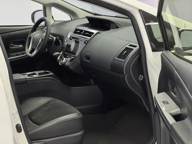 TOYOTA Prius+ Wagon 1.8 VVTi HSD Sol