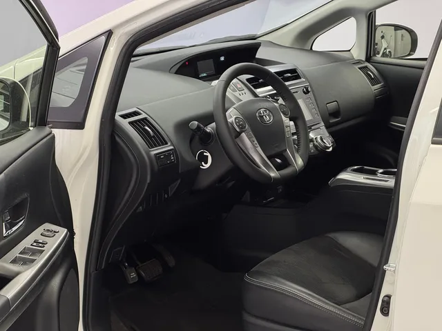 TOYOTA Prius+ Wagon 1.8 VVTi HSD Sol