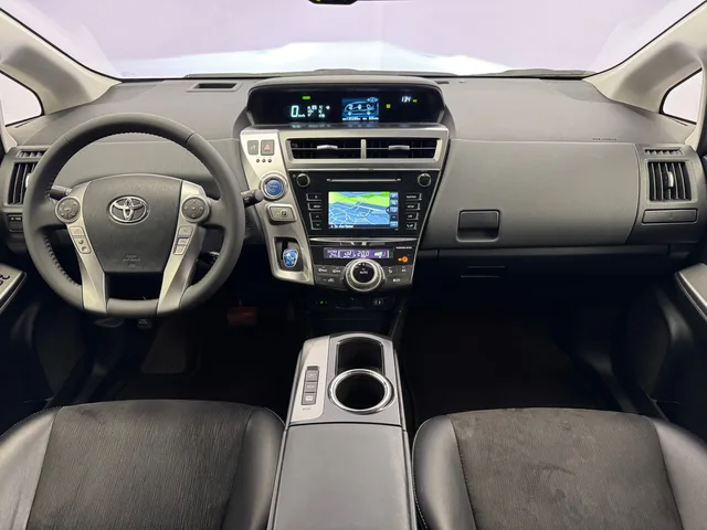 TOYOTA Prius+ Wagon 1.8 VVTi HSD Sol