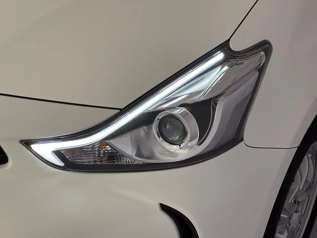TOYOTA Prius+ Wagon 1.8 VVTi HSD Sol