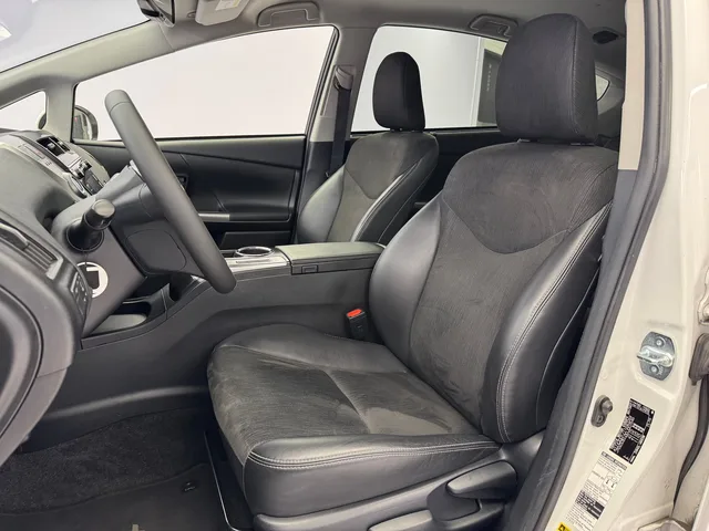 TOYOTA Prius+ Wagon 1.8 VVTi HSD Sol