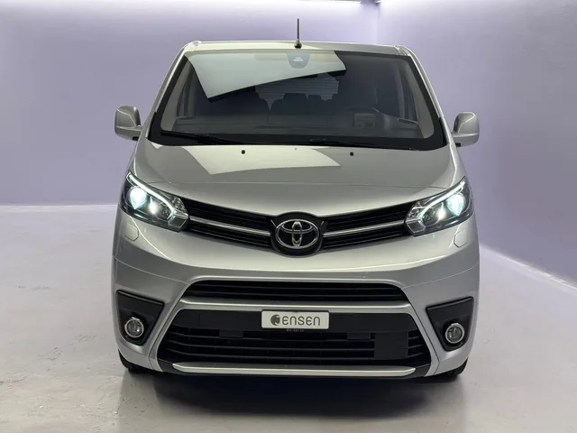 TOYOTA PROACE Verso L1 2.0 D Family
