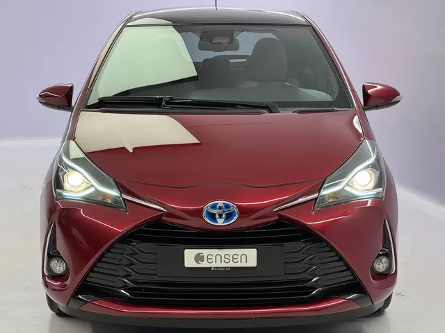 TOYOTA Yaris 1.5 VVT-i HSD Premium
