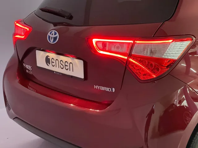 TOYOTA Yaris 1.5 VVT-i HSD Premium