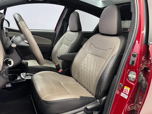 TOYOTA Yaris 1.5 VVT-i HSD Premium