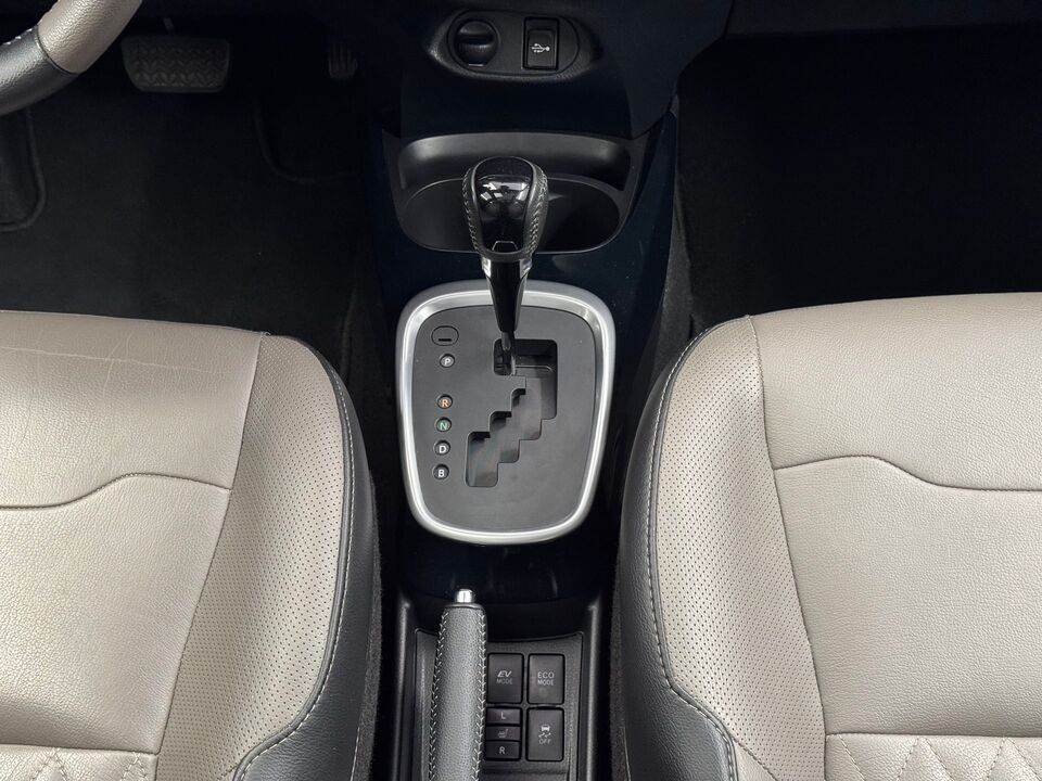 Yaris 1.5 VVT-i HSD Premium