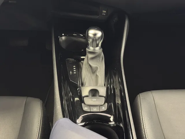 TOYOTA C-HR 2.0 VVTi HSD Style