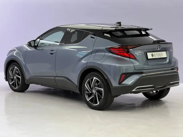 TOYOTA C-HR 2.0 VVTi HSD Style