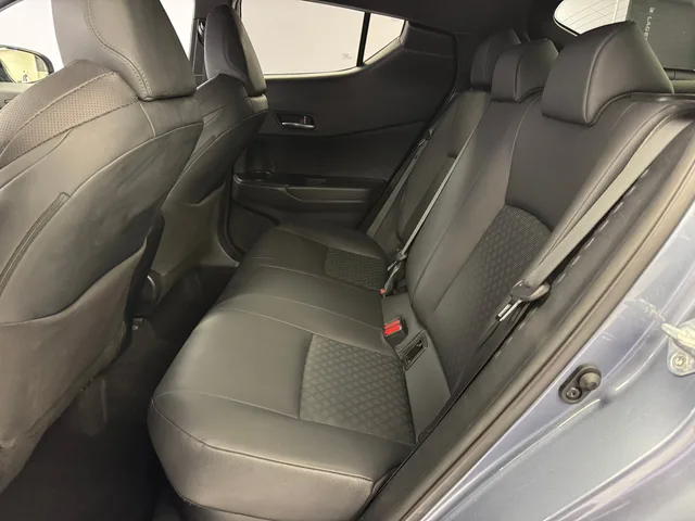 TOYOTA C-HR 2.0 VVTi HSD Style