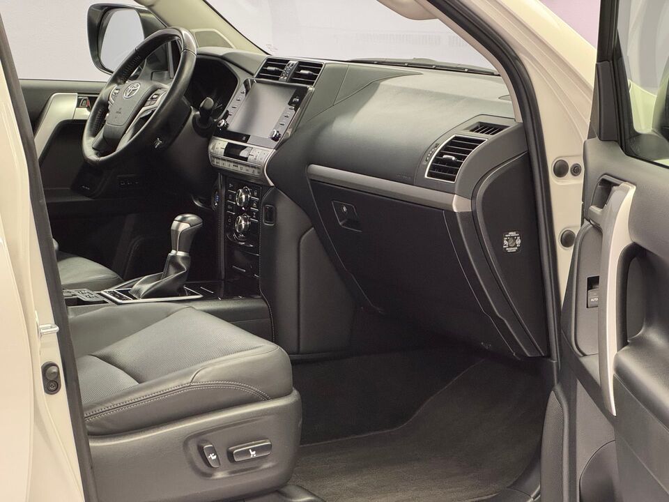 Land Cruiser 2.8 D 230 Invincible AWD
