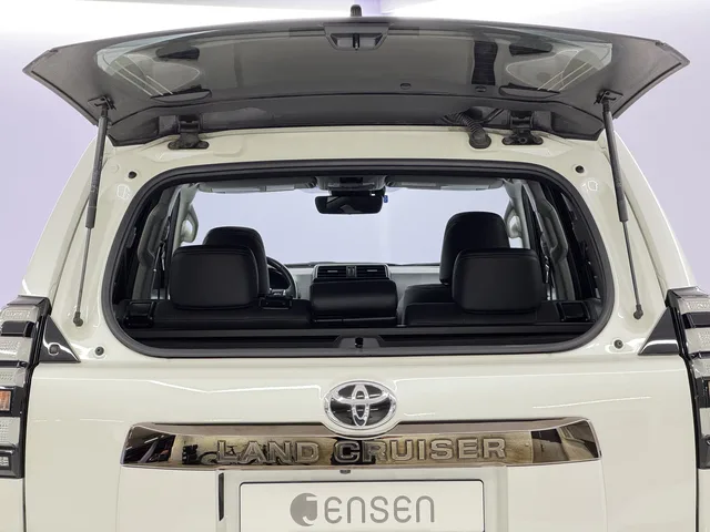 TOYOTA Land Cruiser 2.8 D 230 Invincible AWD