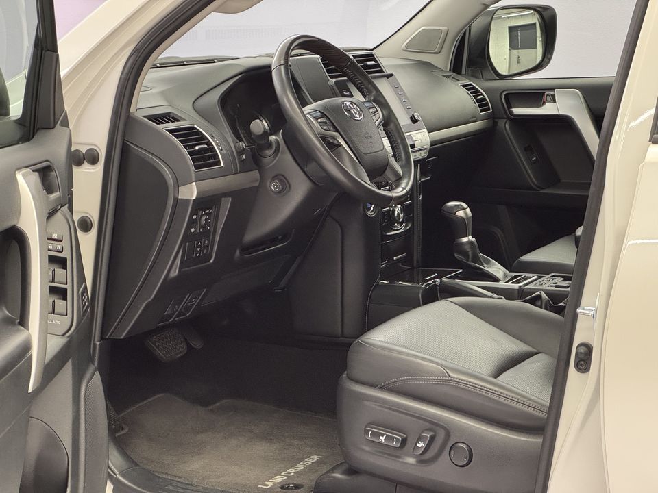 Land Cruiser 2.8 D 230 Invincible AWD